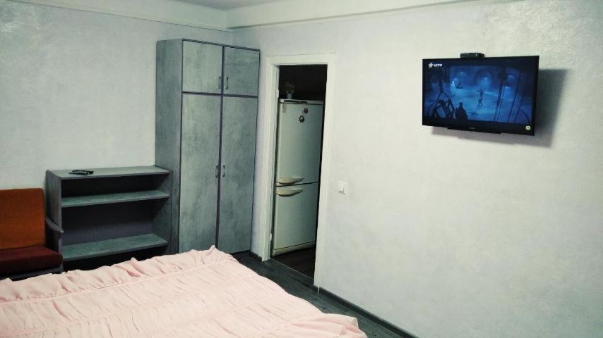 1к Квартира біля метро Дарниця Киев Экстерьер фото